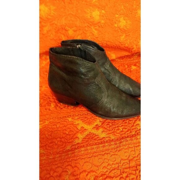 Vince camuto leather boots in black. Very good condition. - Picture 2 of 8